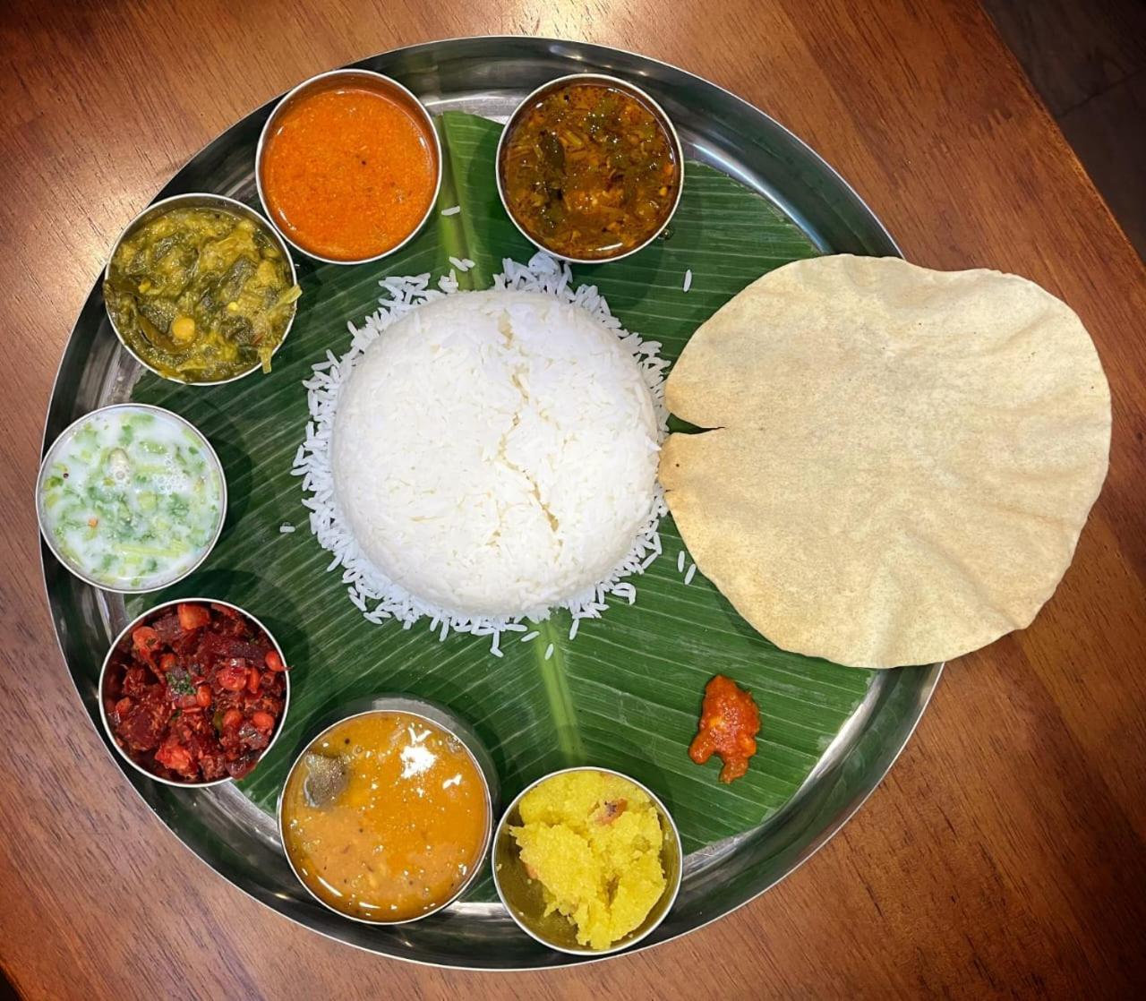 Hotel Essence Vellore Bagian luar foto